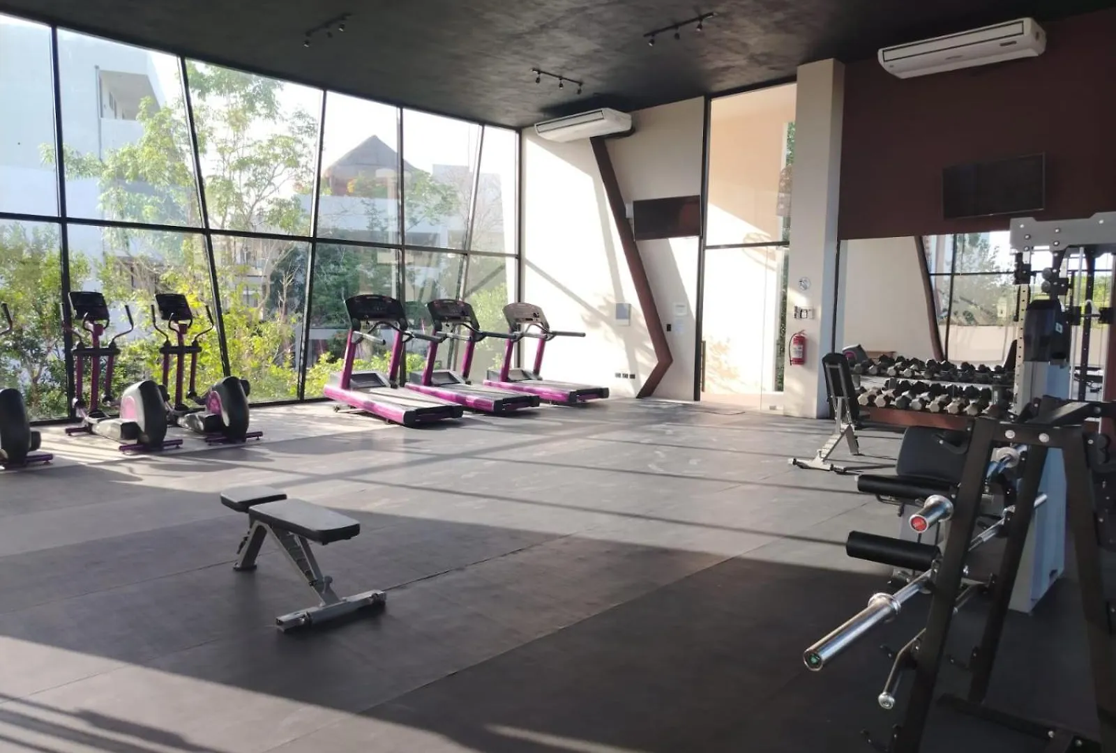 Enmedio De La Zona Hotelera Y El Centro Tulum 0*,