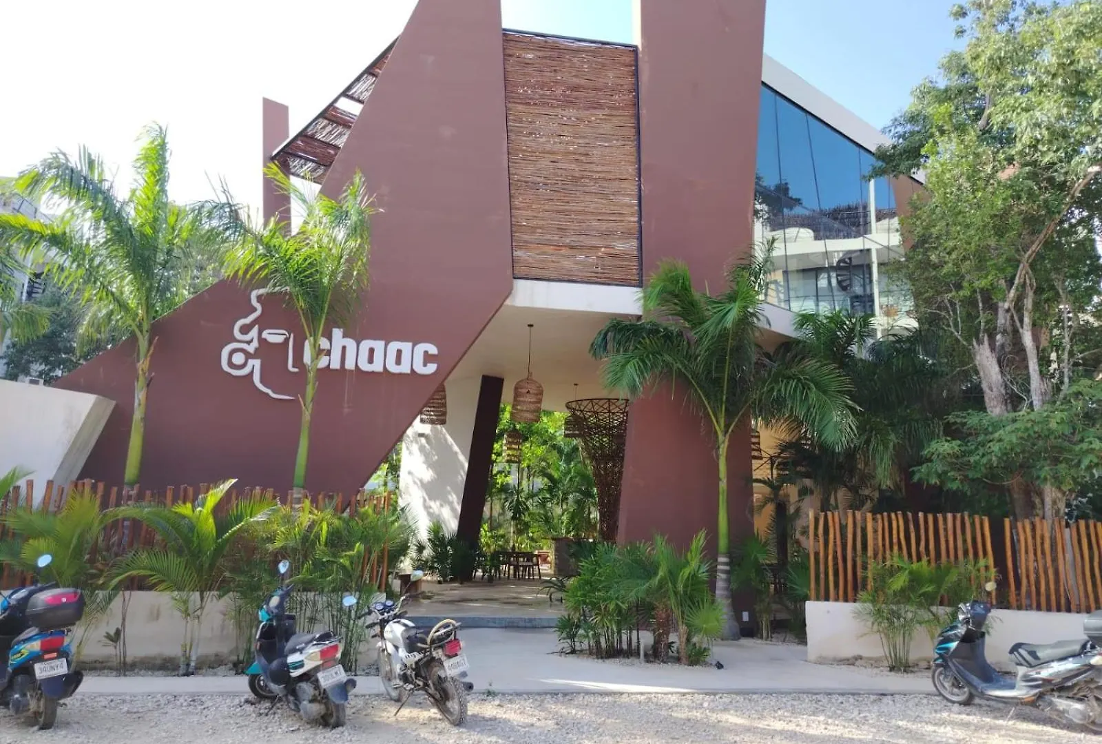 Enmedio De La Zona Hotelera Y El Centro Tulum Apartmán